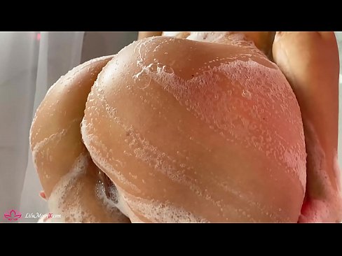 ❤️ Brunette شاور میں شدید orgasm کے لئے وائبریٹر کے ساتھ بلی میں مشت زنی کرتی ہے۔ ❌  پر ur.porn-milf-300.ru ❌